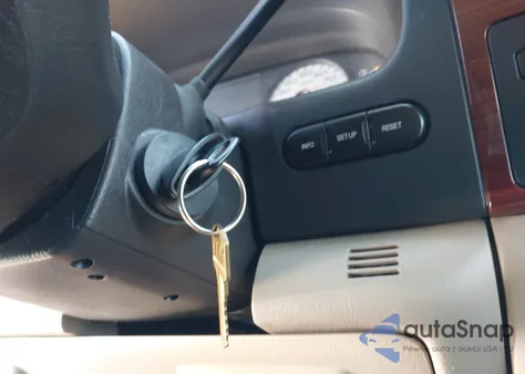 2006 Ford F250 Super Duty from USA, damaged, VIN 1FTSX21P06ED33807